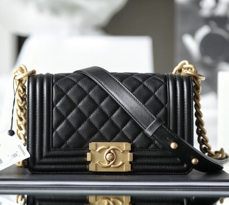 Chanel Le Boy noir bag at Atelier Arvielle